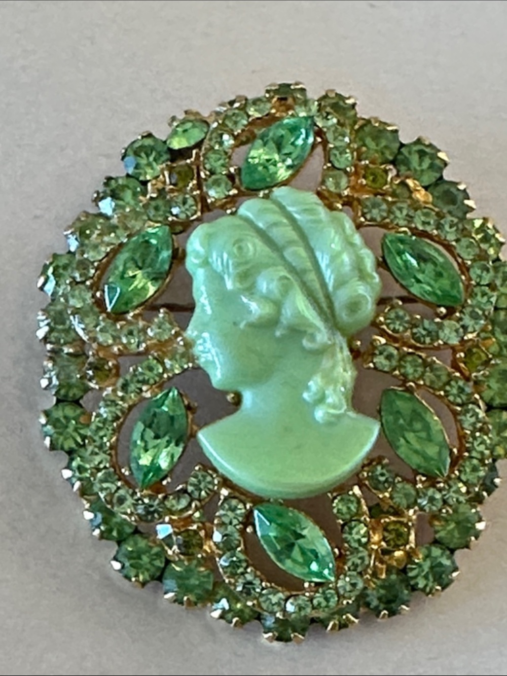 Vintage Juliana Rare Green Cameo Brooch Oval Glass Stones Gold Tone